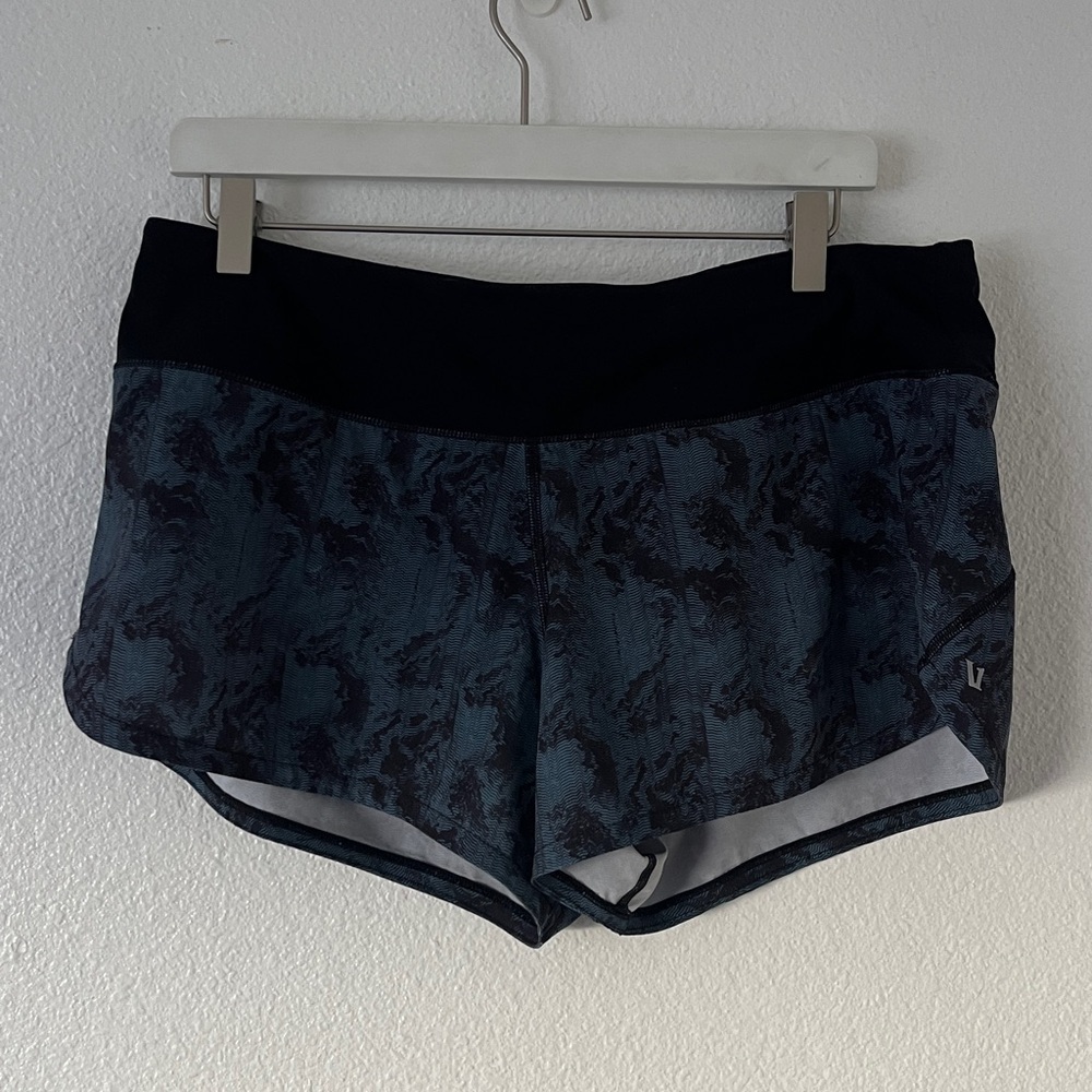 Vuori Omni Performance Womens Shorts Blue Black Size Large - Picture 2 of 6